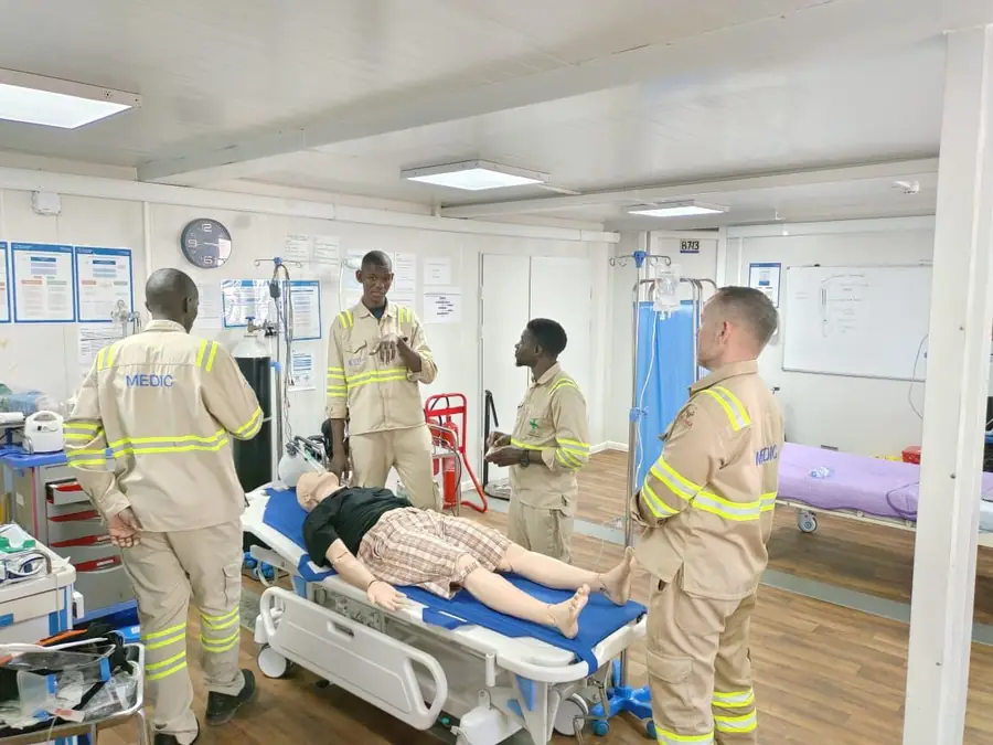 Trauma bay response training with medical crew
